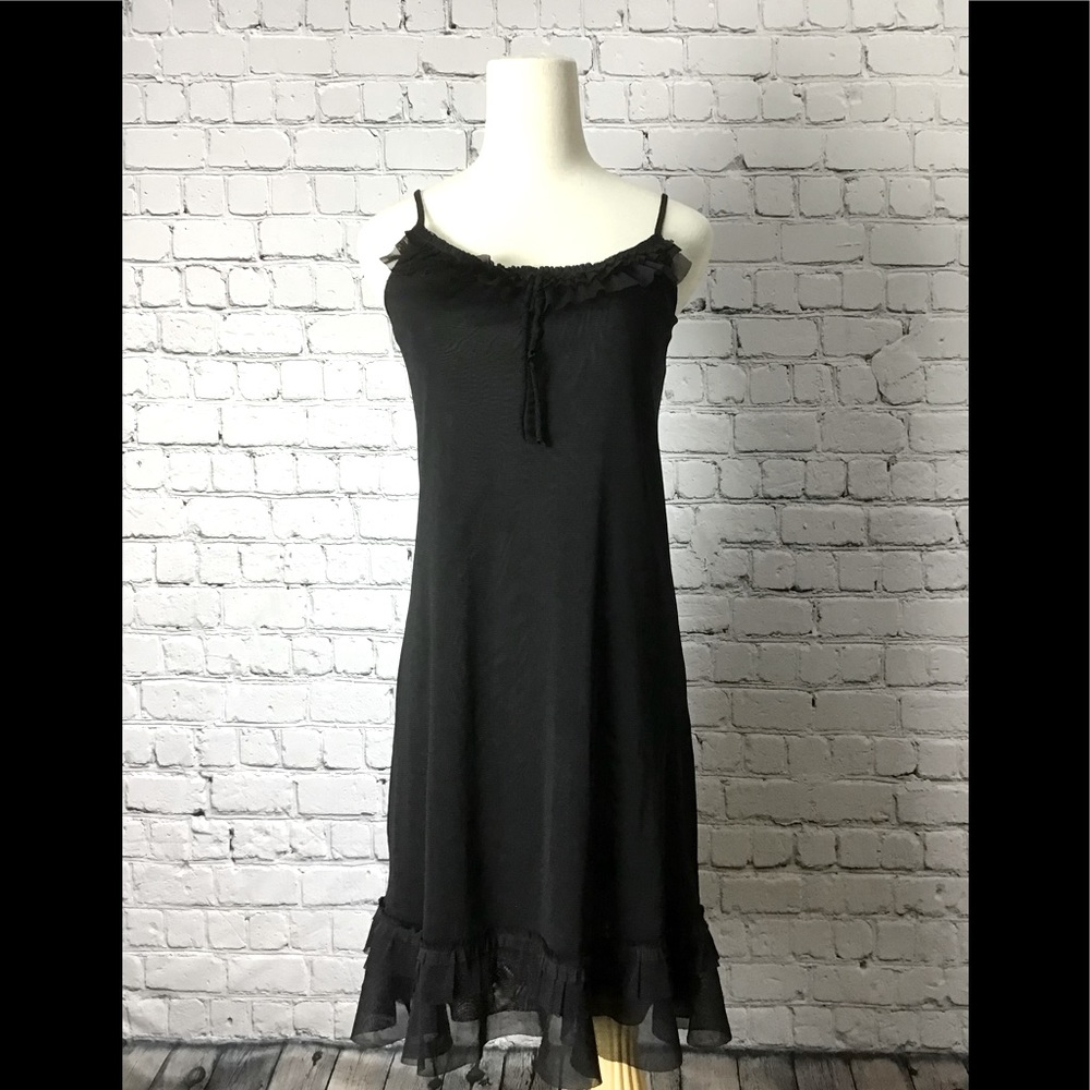 Simon Chang black
sleeveless midi
dress size Small